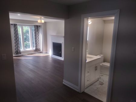 For Lease - 688B Midland Avenue, Toronto, Ontario - Photo 3