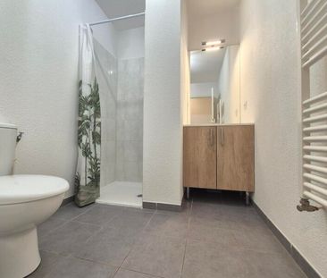 Location Appartement 1 pièce 24m² ROYAN 17200 - Photo 2