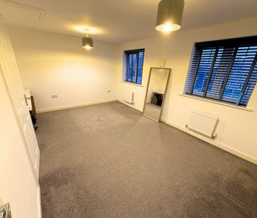 55 Hector Drive, Peterborough - Photo 1