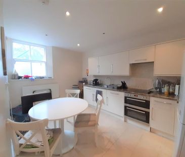 2 bedroom semi-detached house to rent - Photo 3