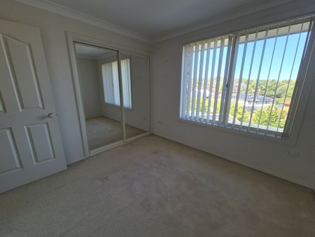 Magnificent Double Story 5 Bedroom Home with Large Outdoor Entertaining Area - Photo 3