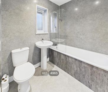 3 bedroom semi-detached house to rent - Photo 6