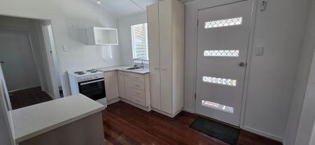 Well Maintained 2 Bedroom Unit - Photo 5