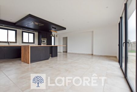 Maison T4 Saint-André-de-Lidon à louer - Photo 5