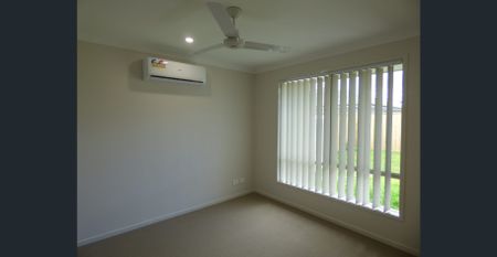 Modern 4 bedroom home - Photo 3