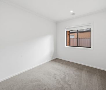 Brand new family home! - Photo 4