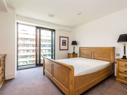 A 1 bedroom apartment situated on the sixth floor of the highly sought after Roman House development with 24 hour concierge and a private gymnasium. - Photo 1