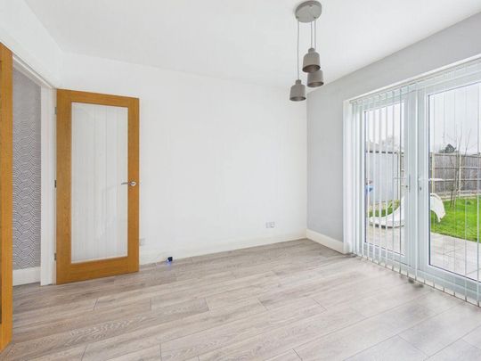 4 bedroom semi-detached house to rent - Photo 1