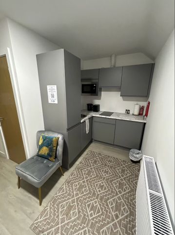 Room in a Shared Flat, Humphrey Road, M16 - Photo 4