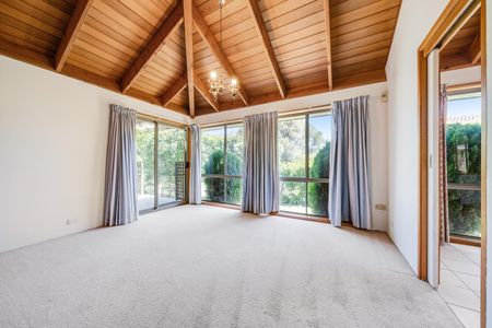 24 Rowntree Crescent, Isaacs ACT 2607 - House For Rent | Domain - Photo 3