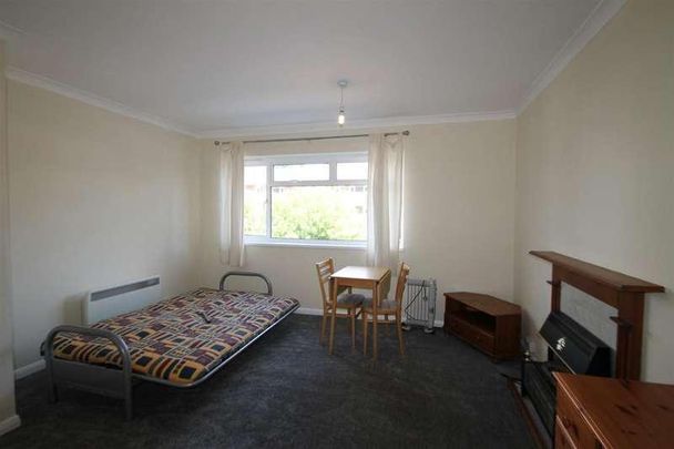Claire Court, High Road, Bushey Heath, Bushey, WD23 - Photo 1