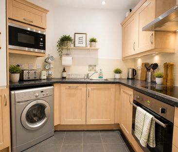 1 bedroom Flat in Upper Street, Fleet - Photo 3