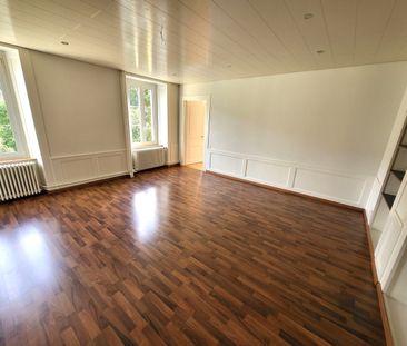 Spacieux appartement de 4 pièces au 1er étage situé au centre du vi... - Photo 3