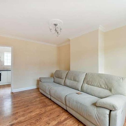 Swan Road, Hanworth, TW13 - Photo 1
