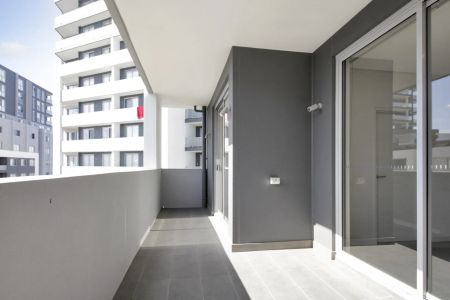 Immaculate and Convenient Two Bedroom Apartment - Photo 5