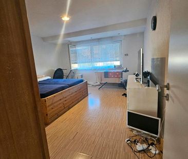 Sehr große 2 Zimmer Wohnung in Ludwigshafen Hemshof zu vermieten - Photo 1