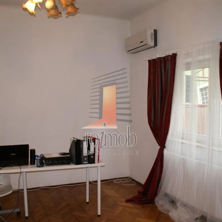 Piata Muncii stradal parter de vila 3 camere 60mp, pretabil birou - Photo 1