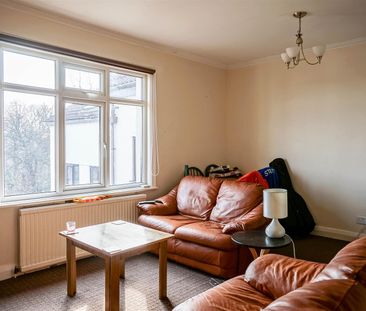 Flat 7, Headingley House 96 Ash Road, Headingley, Leeds, LS6 3HD - Photo 1