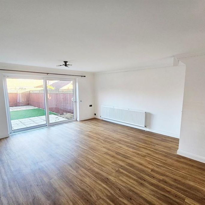 3 bedroom semi-detached house to rent - Photo 1