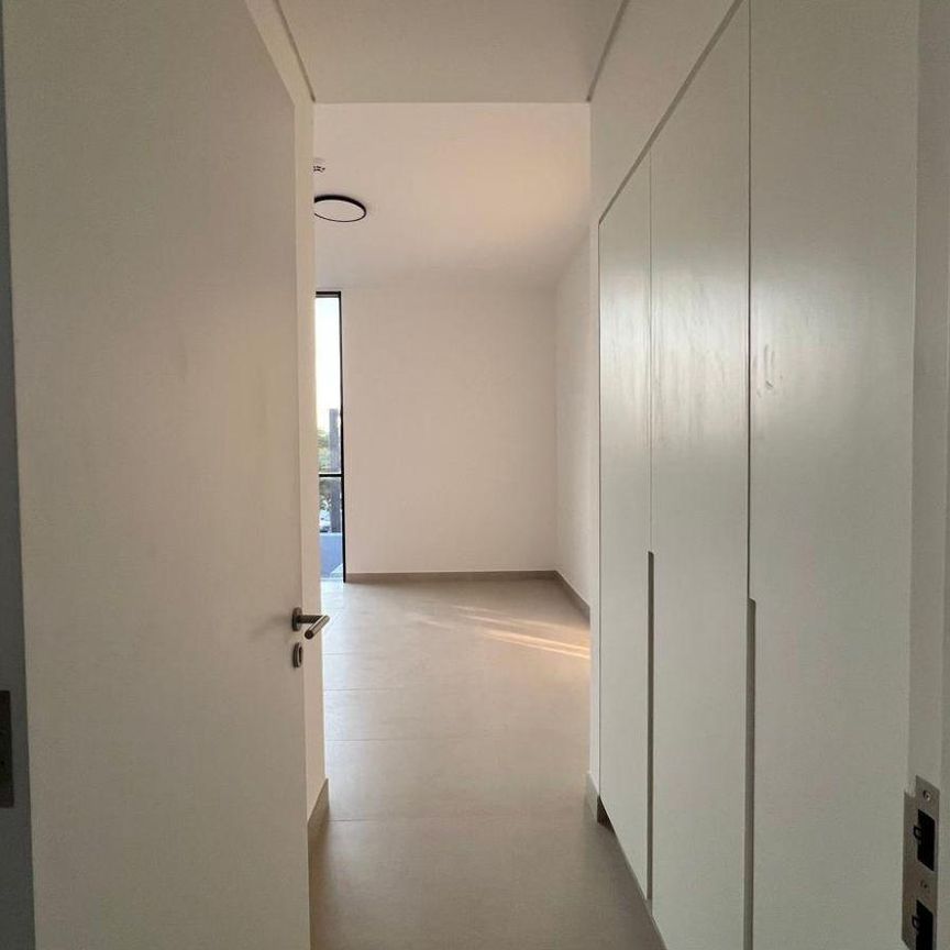 Luxury 3BR TOWNHOUSE for Rent/ Corner Unit - Photo 1