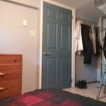 Basement suite $1400 - Photo 3