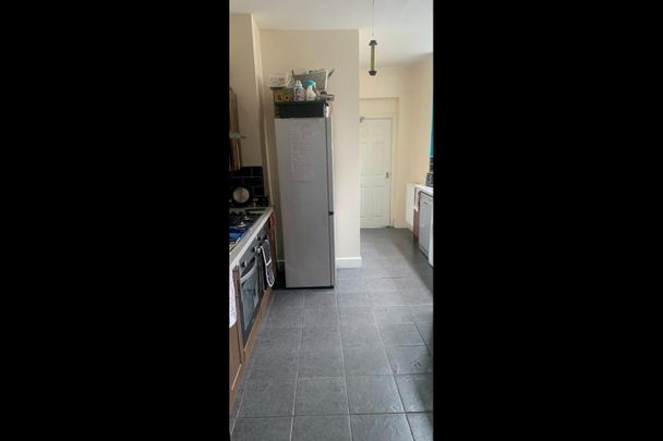 1 Bed Terraced House, Weast Lane, M5 - Photo 1