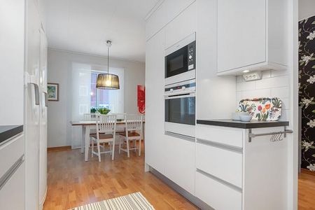 Modern Villa i Vallentuna/Täby Kyrkby - 4rok - tillsv - Photo 5