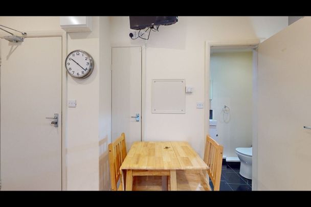 Studio Flat, Chatsworth Road, NW2 - Photo 1