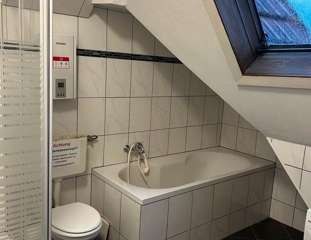 Zentrale 2,5-Zimmer-Dachgeschosswohnung in Fulda - Foto 1