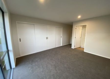 Stylish Living - Photo 2