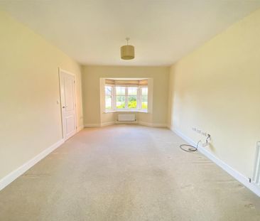 5 bedroom detached house to rent - Photo 2