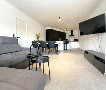 Compleet gerenoveerd appartement met garage nabij cetrum. - Photo 1