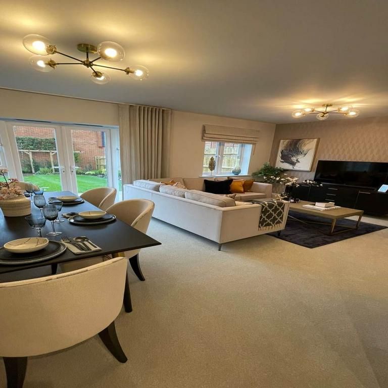 3 bedroom semi-detached house to rent - Photo 1