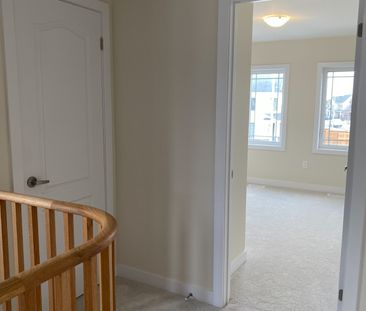 For Lease - 215 Aviron Crescent, Welland, Ontario - Photo 2