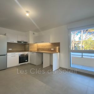 Location appartement 3 pièces 71 m² Brignoles - Photo 2