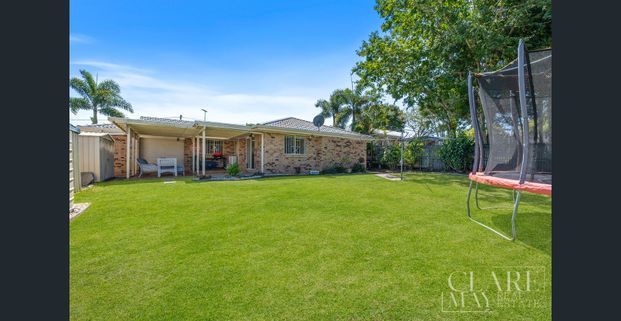 4 Bedroom home with solar! - Photo 1