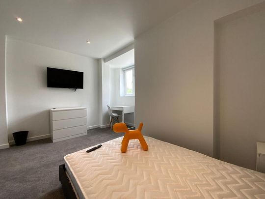 1 bedroom in a house share to rent - Photo 1