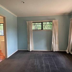 Fabulous Family Find - Photo 2