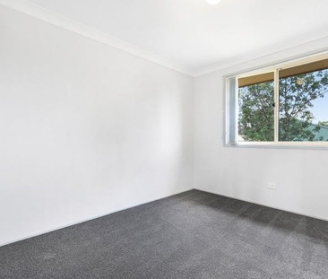 WESTDALE FAMILY HOME - Photo 3