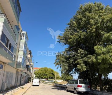 T2 Luminoso junto ao Hospital Garcia da Orta, - Photo 4