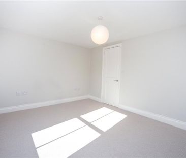 3 bedroom end of terrace house to rent - Photo 6