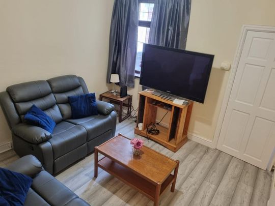 3 bedroom terraced house to rent - Photo 1