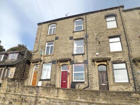 2 bedroom terraced house to rent - Photo 4
