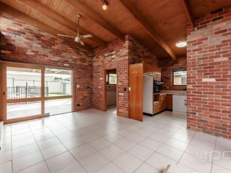 Family home, Ideal location! - Photo 4