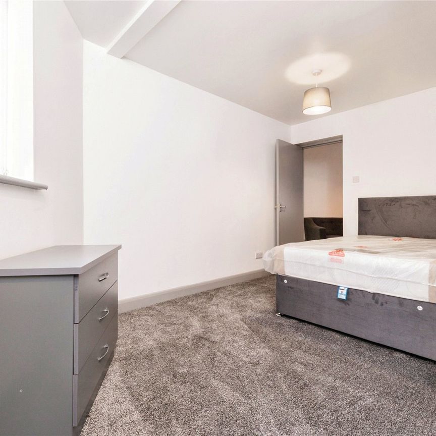 1 Bedroom Ground Flat - Photo 1