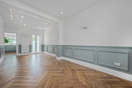 3 bedroom flat to rent - Photo 2