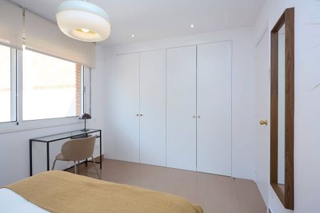 Carrer de lEsglésia, L'Hospitalet de Llobregat, Catalonia 08901 - Photo 5