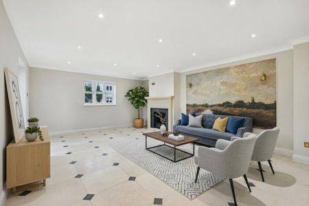 4 bedroom mews to rent - Photo 2