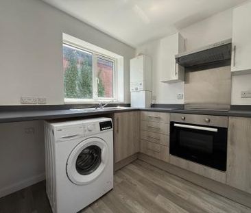 1 bedroom Flat To Let - Photo 3