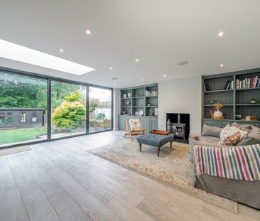4 bedroom semi-detached house to rent - Photo 4